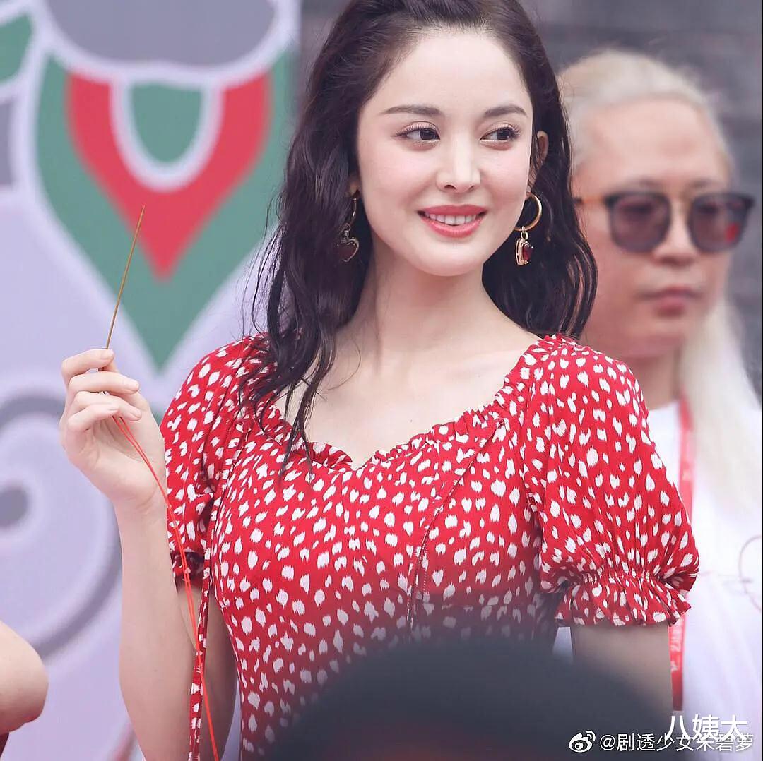 古力娜扎：差距大！继刘亦菲后，娜扎也胖到发腮了，网友的评论却完全不同