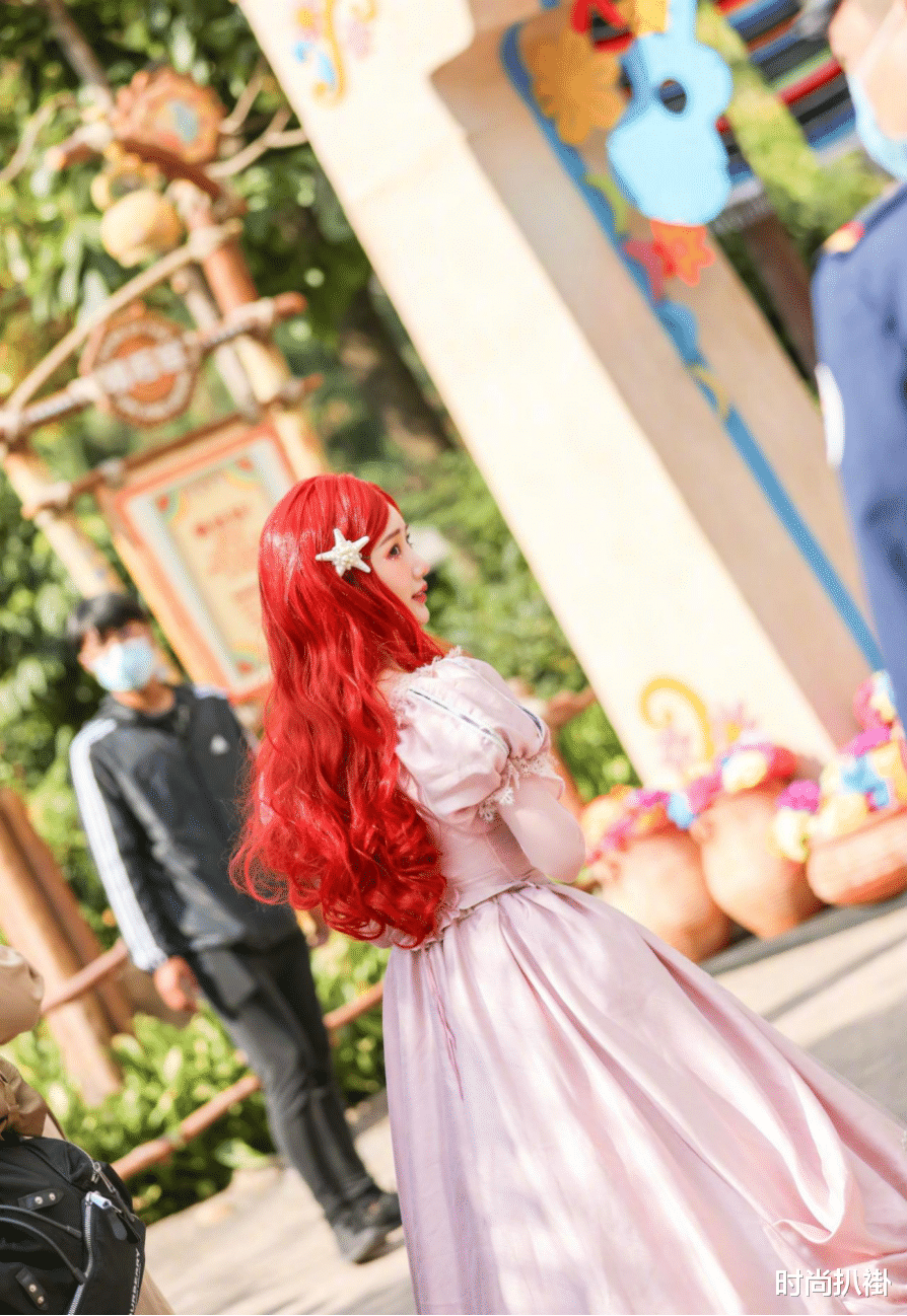 眼妆|没有毛晓彤的童颜不要尝试这么“猛”的cos，闪亮眼妆配红发，绝美