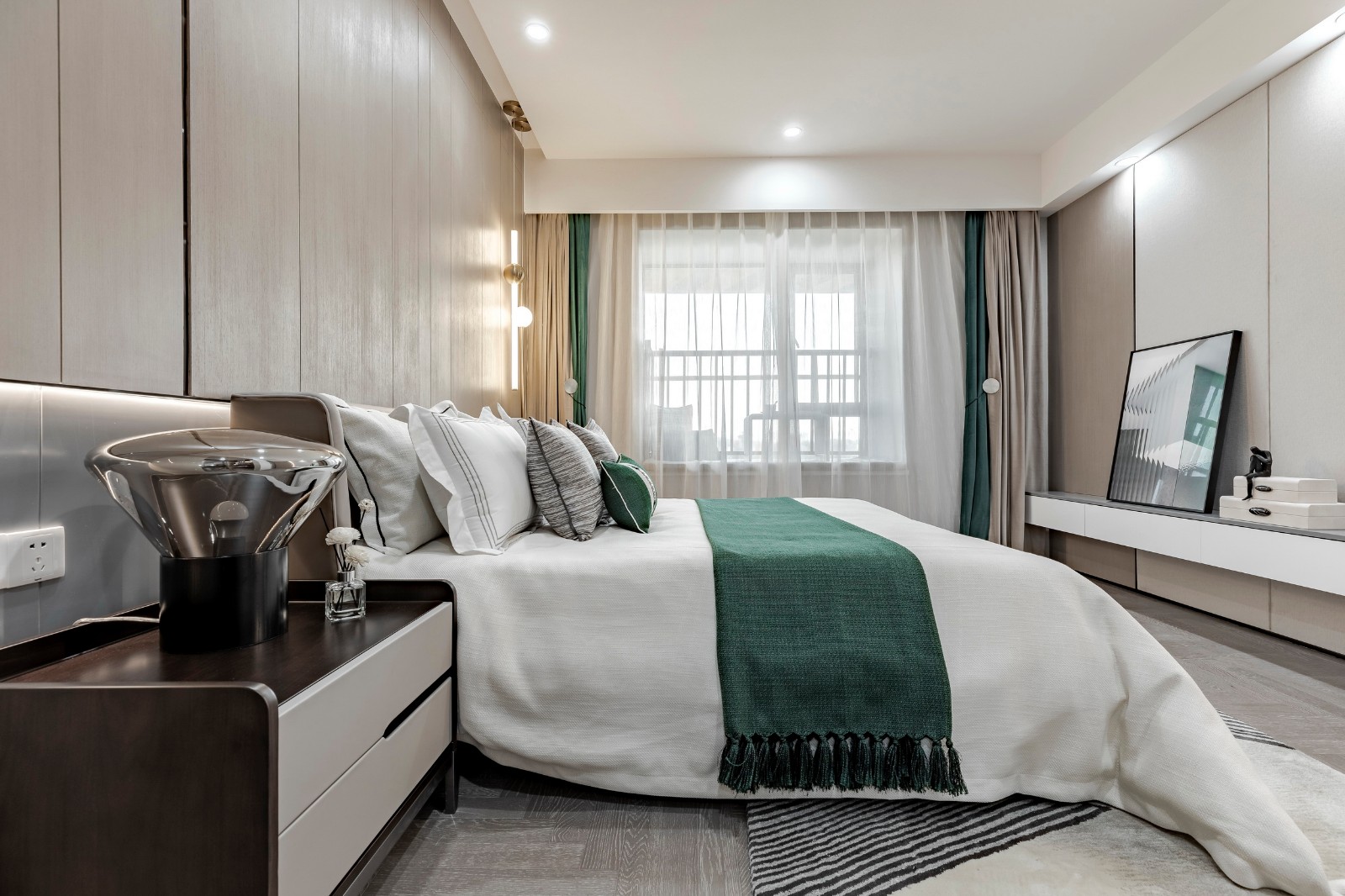 [设计师]这才是轻奢风，135㎡现代装修设计，入户第一眼，就是开阔感