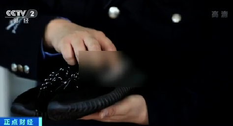 【民警】已有超60万人中招，别碰这种鞋！