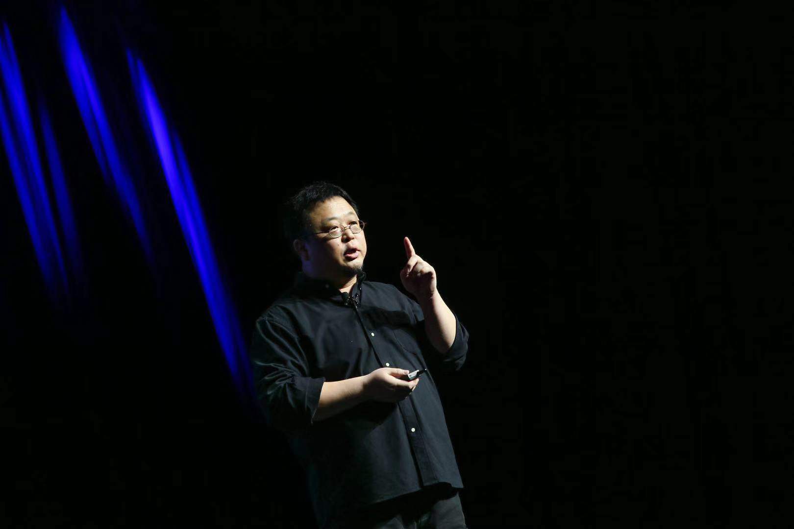 |带货主播之争:罗永浩人设最稳,辛巴被疑炒作