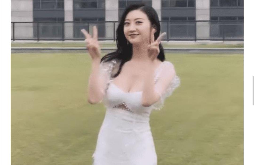 景甜：与张继科分手后, 景甜开启“野蛮式生长”, 网友：张继科你后悔吗？