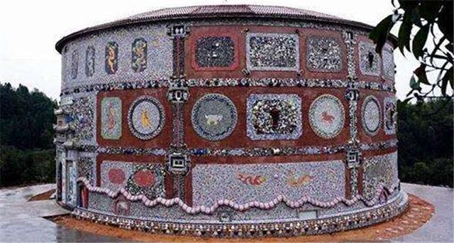 中毒|致敬！江西老太5年花6000万造瓷宫，自己却住茅棚，称：传统不能丢