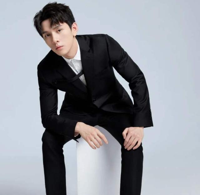 李佳琦|李佳琦做了假牙被嘲笑像小松鼠，却不知一颗几万块，刘涛全口牙接近300万