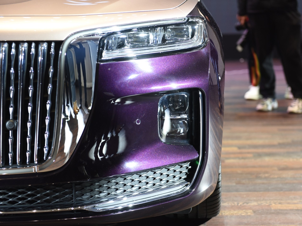 红旗@红旗轿车的发动机是谁造的？打开引擎盖后，激动到说不出话来