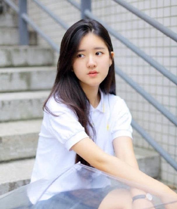 面膜■赵露思多次分享的一款面膜，因低价被嫌弃，李佳琦：美白界扛把子