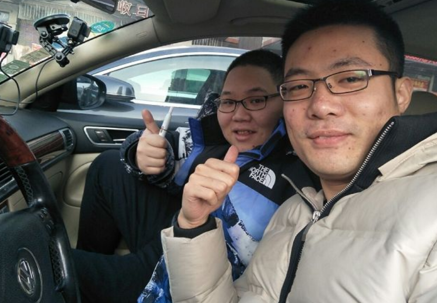 梦泪▲?同样顶级主播，张大仙开法拉利，大司马开帕萨特，看到梦泪笑了！