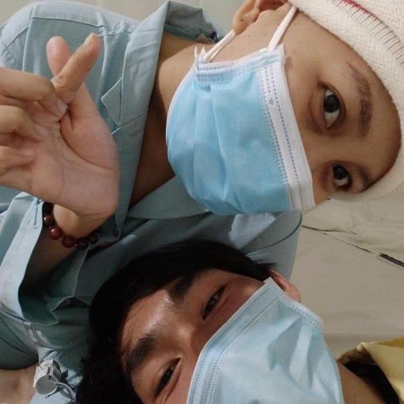 「」30岁妻子患白血病相爱15年的丈夫不离不弃：要一起活到100岁