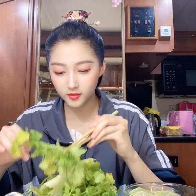 「中餐」关晓彤惊世减肥餐食谱终于公布了