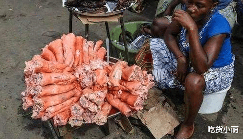 【美食】非洲土豪来中国，路边买了个猪蹄生气了：为啥区别这么大呢？