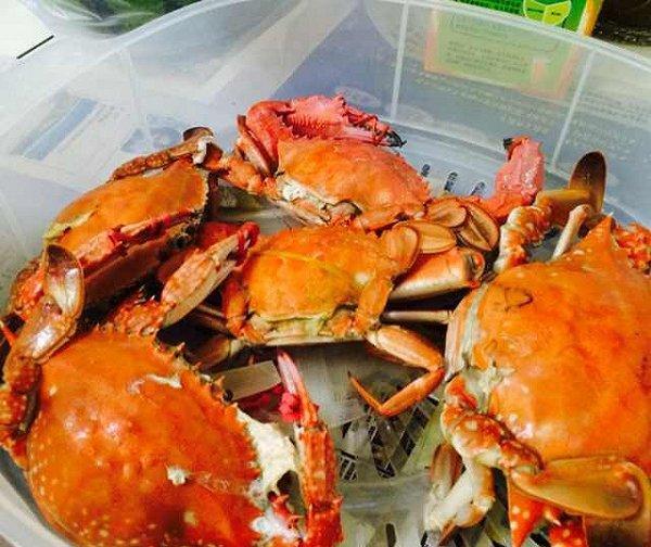 螃蟹|蒸螃蟹时，锅里不要加水！教你饭店不外传的做法，螃蟹越蒸越香