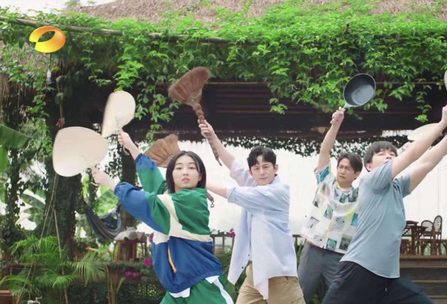 #张子枫#何炅问张子枫想去哪所大学，妹妹的回答证明超强实力