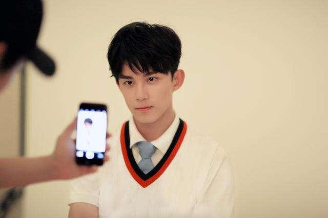 华晨宇▲沈腾的孤，关晓彤的独，华晨宇的苦，背后隐藏的朋友关系真相