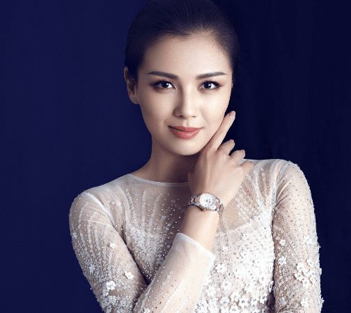 刘涛|胡歌被问：和刘涛拍吻戏是什感觉？他一句话令刘涛害羞捂脸