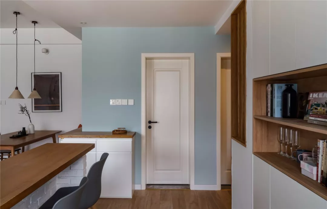 『』94平北欧，沙发墙改成小吧台，衣帽间装黑框推拉门，通透实用！