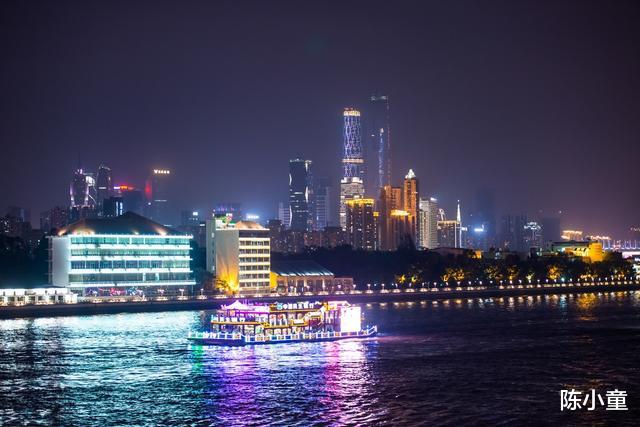 「夜生活」中国夜生活丰富的8个城市,每一个都是不夜城,来了都不想走