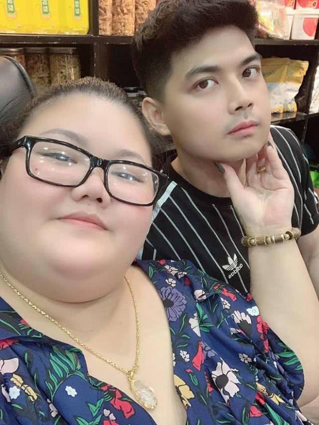 【标题党】帅小伙娶比自己重60斤的胖女孩不被看好，如今结婚5年生活幸福