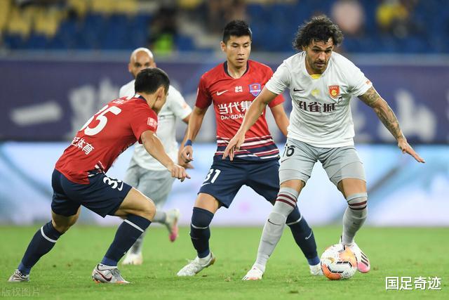 里卡多·高拉特|难怪球迷们这么喜欢他!高拉特昨晚2举动堪称职业球员楷模