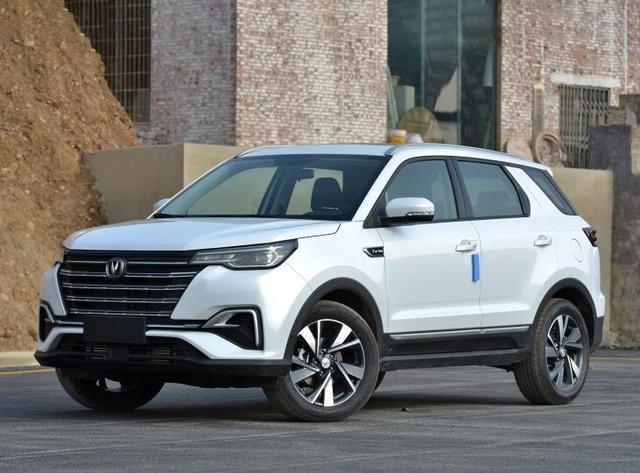 名爵hs|全款15万购入长安CS55PLUS，对比亲戚的名爵HS，车主：两者平分秋色