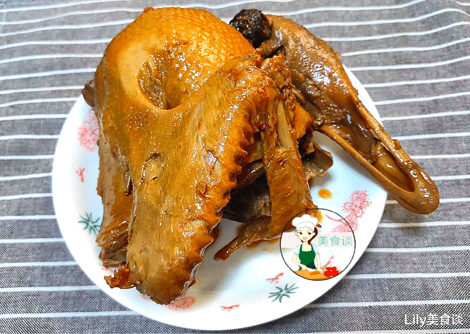 卤水：老公最馋这菜，倒半瓶酱油，越焖越香，下饭也下酒，好吃停不下嘴