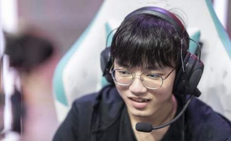 tes战队|TES夺冠后预言家火了?外媒热议第五局:这是我见过最棒的女坦!