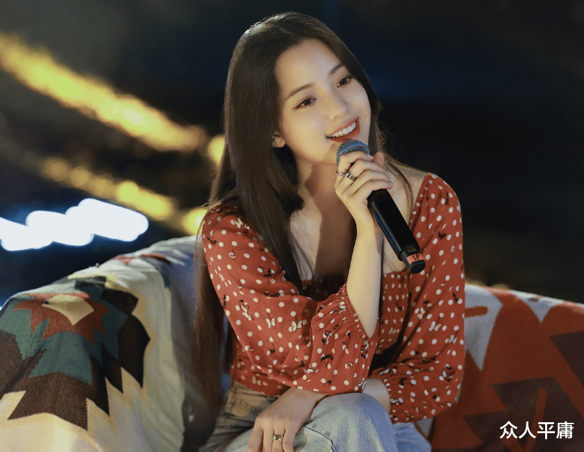 欧阳娜娜▲《向往》下期收视稳了，邀请两位高人气嘉宾，看到男嘉宾果断追