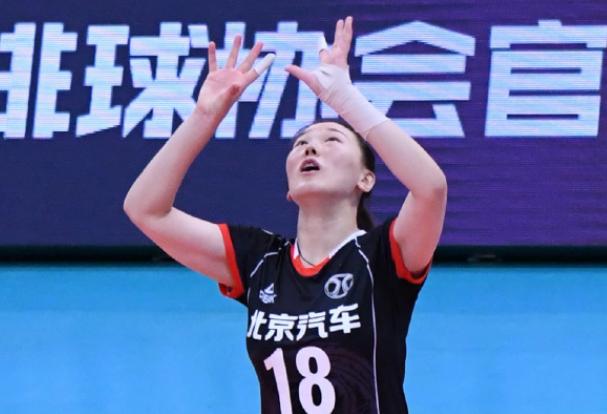 「女排」女排这位国手也太惨了！命运坎坷，重回老东家，恐沦为替补！
