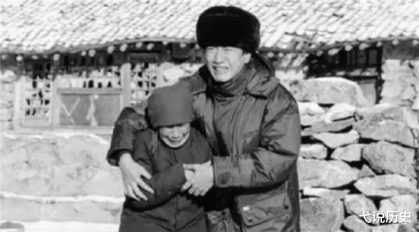 弋说历史|他19岁瞒着母亲去当兵，39岁成司令回乡探母，却被母亲打了一巴掌