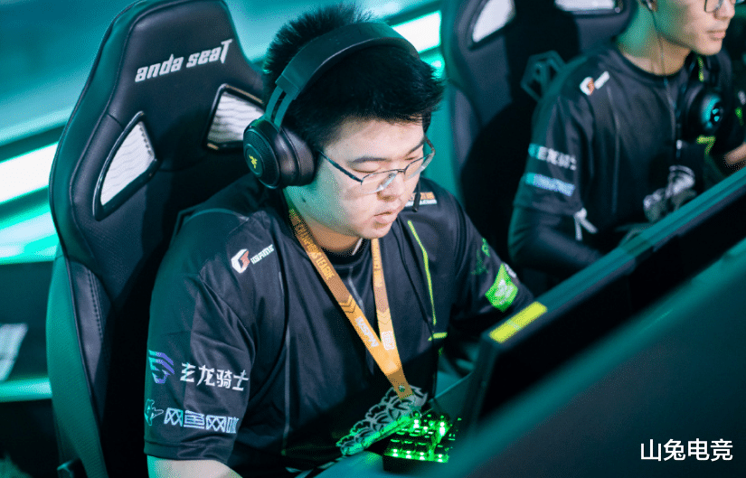 韦神|绝地求生：韦神下放后，4AM训练赛重拳出击，永远再现战神风采