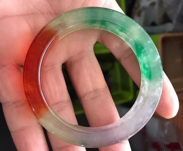 「文玩」盘点文玩市场上四种毒文玩，白送都不要，贴钱都坚决不玩