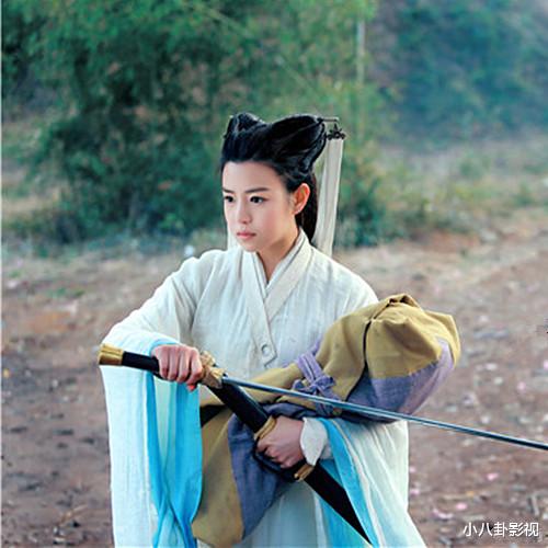 『刘亦菲』女星抱孩子谁最有爱?刘亦菲一看就是亲生的,论敷衍我只服赵丽颖!