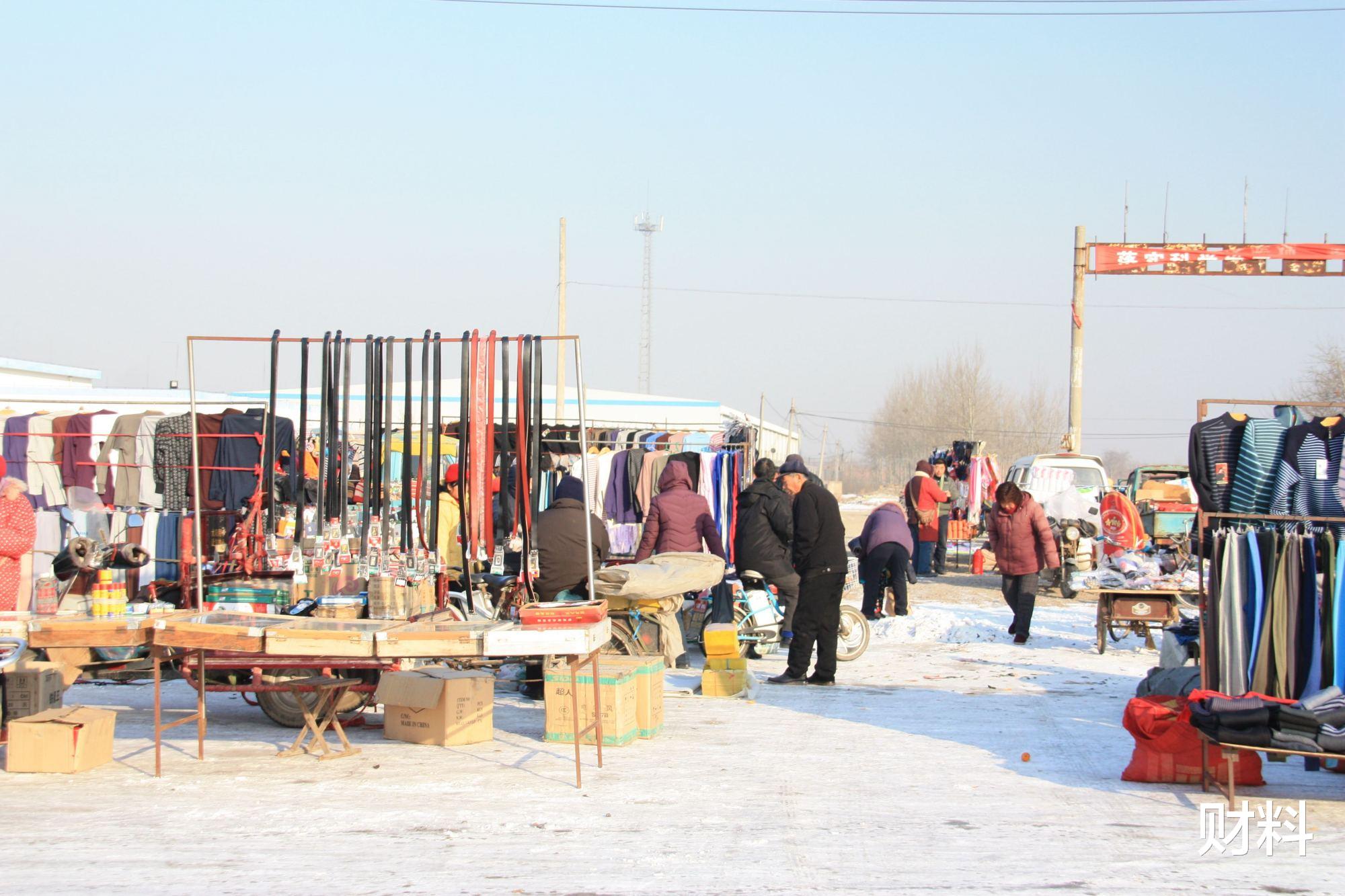 财料|地摊经济，为何迅速“遇冷”？三大官媒齐发声，这类人恐怕要哭了