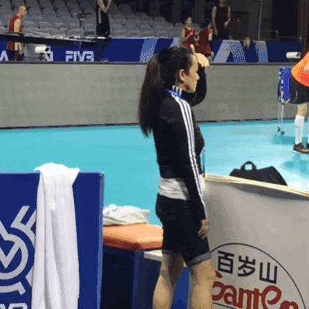 巩俐|《夺冠》燃爆!巩俐可太牛了!连背影都会演戏:要想演好她,必须先成为她!