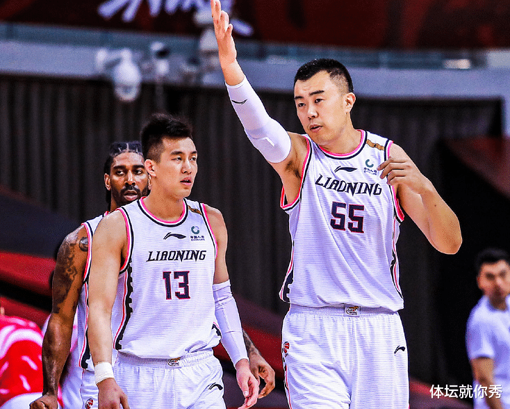 「郭艾伦」输球又输人!辽宁遭遇2连败,谁注意郭艾伦的举动,真是输不起啊