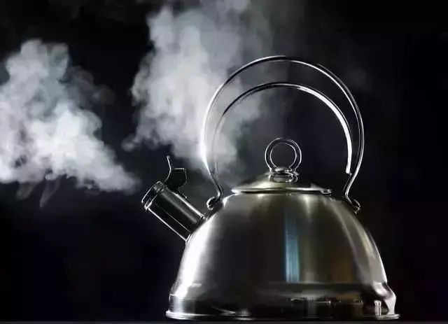 「睡眠」39岁女白领，查出胃癌，提醒：一种“水”喝太多了，引起重视