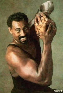 #张伯伦#为何说张伯伦天赋在中锋里排第一，看了他跟奥尼尔合影 你就懂