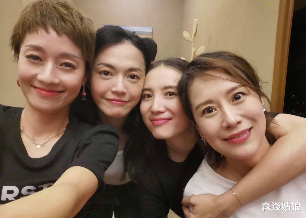 [马伊琍]马伊琍怀抱婴儿官宣好消息：中年失婚女人，根本没你想的那么惨