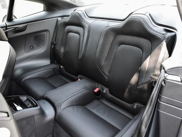 吉利|吉利终于成功了，新车一亮相，就被18个国家疯抢，真为国争光了