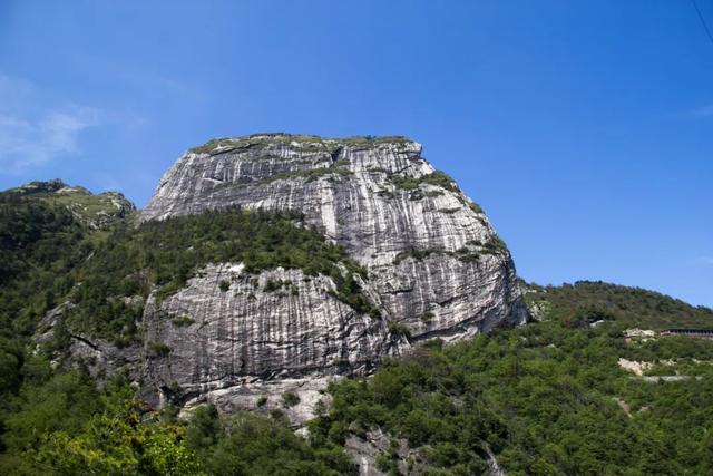 「秦岭」寻访秦岭光头山：又险又好看！自驾不让上？爬也要爬上去打一次卡