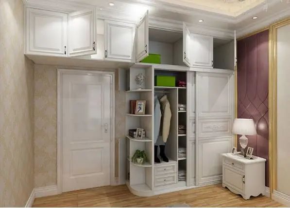 |老师傅告诫你,卧室衣柜万万别再装顶柜,我家装没半年就后悔透了