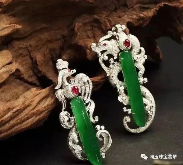 【翡翠】翡翠戴久了发黄?是什么原因?