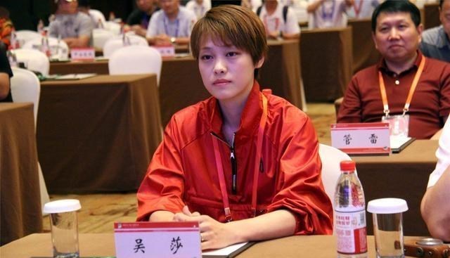 「刘翔」36岁刘翔现状：二婚娶前女友为妻，婚后4年无子很遗憾