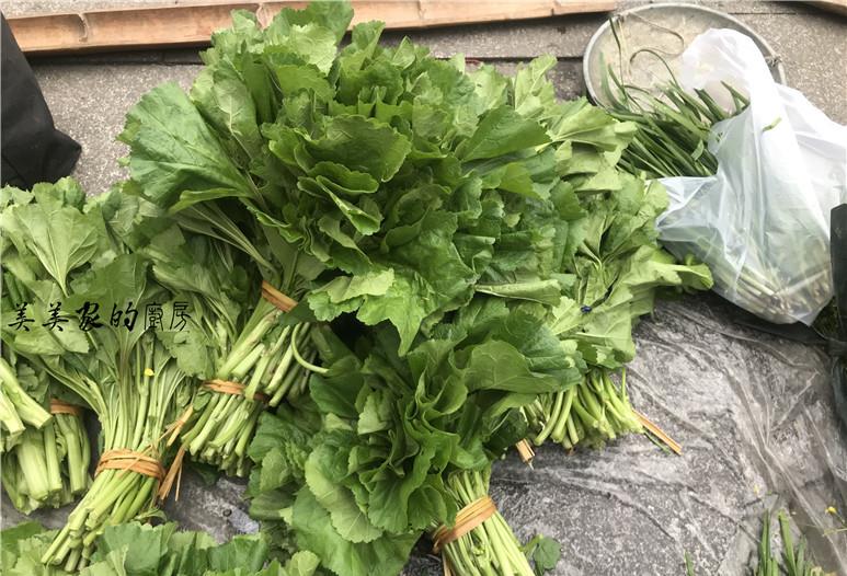 『香椿』中国美食“最原始”城市，外地人去菜市场几乎崩溃：一个都不认识