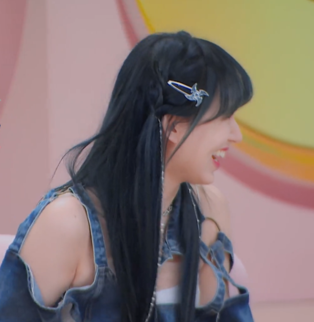 程潇|程潇自以为身材好穿露肩装录节目，导演关瘦身，腋窝赘肉藏不住了