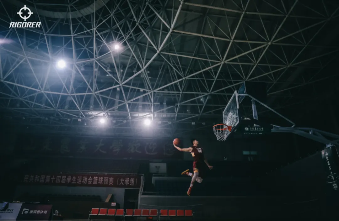 「扣篮」隔扣CBA球员，他是CUBA字母哥！曾在阿隆戈登面前秀扣篮