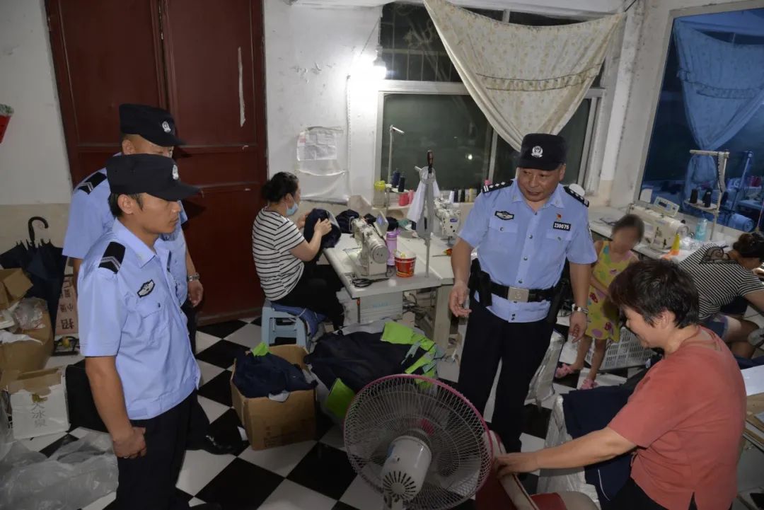 平安徐州|徐州500余名警力集聚贾汪广场小区“梳网清格”集中清查