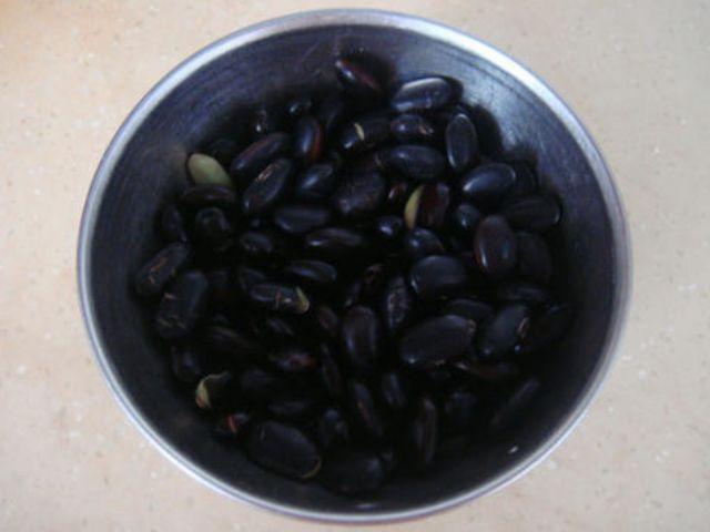 黑豆|黑豆加“此物”一起煮，女人每天吃一点，可驻颜、除湿、乌发