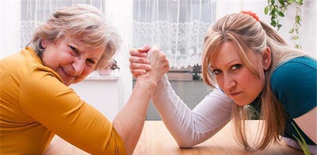 年的味道 “女儿，我病了，你来照顾”女儿的回答，让老人惭愧不已