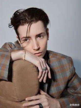 短发|短发平胸的刘雨昕代言内衣,不行?