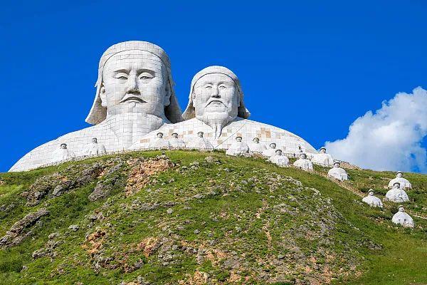 『张学良』张学良竟然听过周杰伦的歌？历史上那些时空交错的奇迹